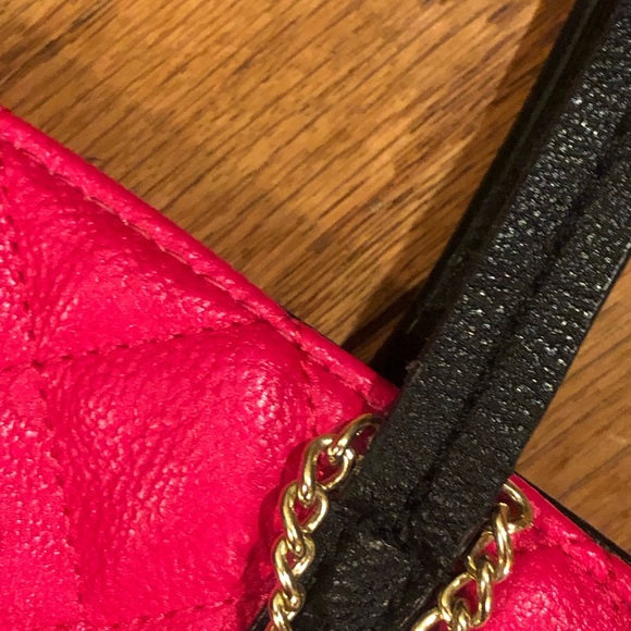 New Betsey Johnson shoulder Bag. Hot Barbie Pink with Black Accent. Full Lining - Picture 3 of 15